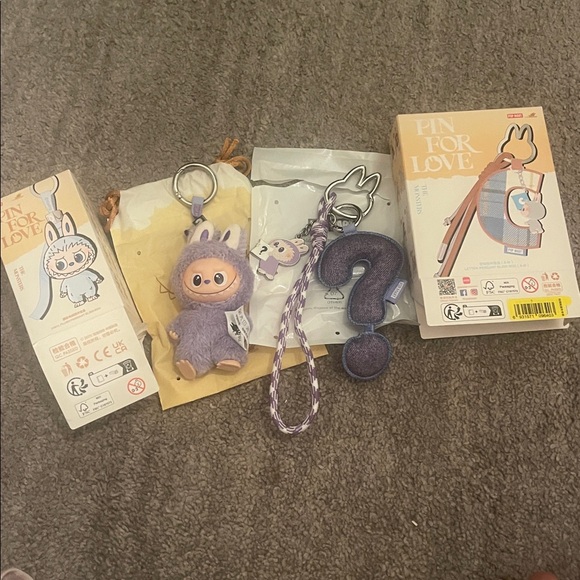 POP MART Other - Pop Mart Purple Labubu V4‎ Pin for Love ? Keychain Set